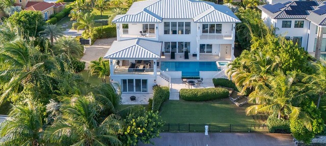 Crystal Harbour Masterpiece - Canal Mansion in West Bay