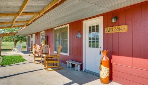 Delightful Carmine Studio on Farm Near Round Top! in Carmine