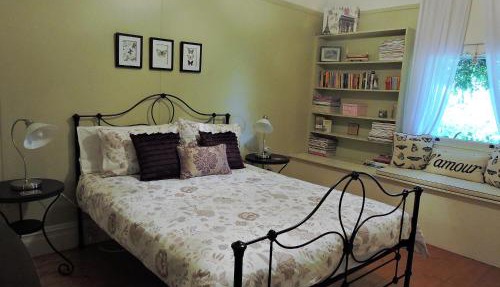 Delightful Cottage in Queenscliff
