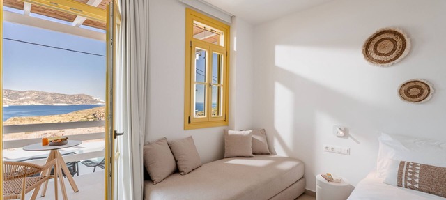 Deluxe Suite 2 with Shared Pool and Seaview in Kimolos