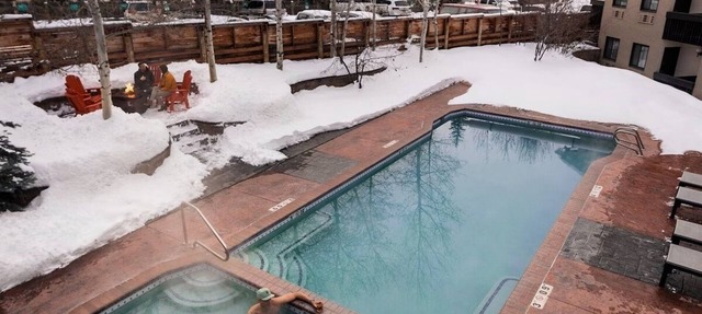 Deluxe Two Queens | Two Queen at Gravity Haus Steamboat, Pets are Allowed in Steamboat Springs