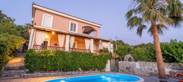Dryades Villa. Located 8 km away from the beach of Rethymnon in Αρμένοι