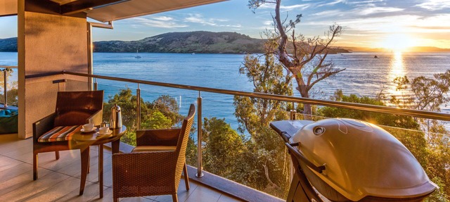 Edge 2 Hamilton Island - absolute oceanfront, golf buggy and transfers in Hamilton Island