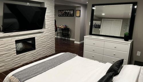 Elegant Modern Studio in Prime Location in Everett