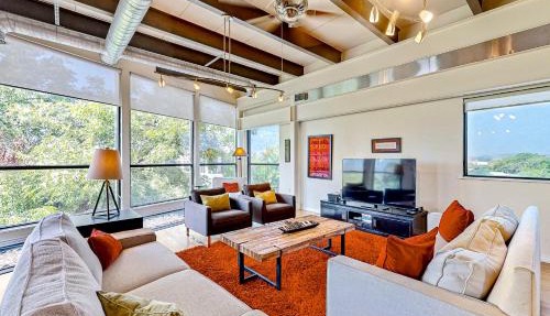 Encinal Condominiums 301 in Austin