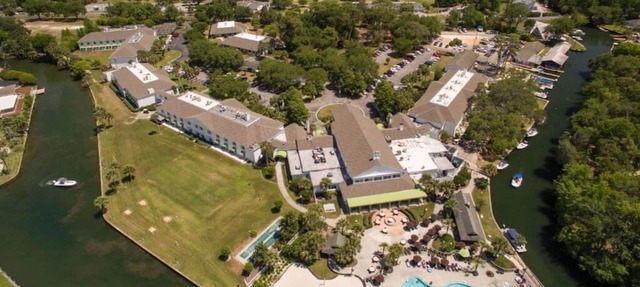 Escape with Nature! 2 Garden View Rooms Near Three Sister Springs! Pool, Parking in Crystal River