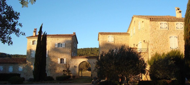 Everything you want for a relaxing holiday in beautiful gardens amidst vineyards in Lorgues