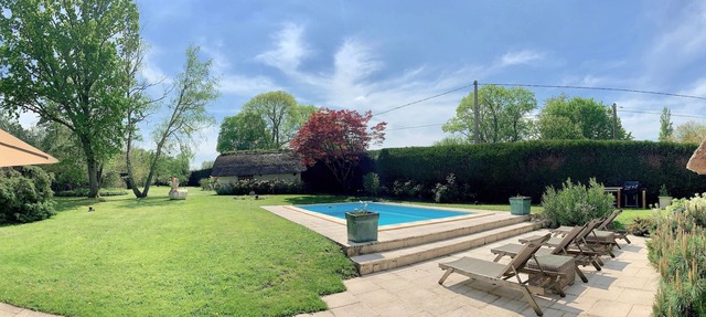 Exceptional Norman cottage with swimming pool in Le Cormier