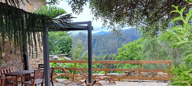 Exceptional stone house in a natural setting near the beach in Cariño