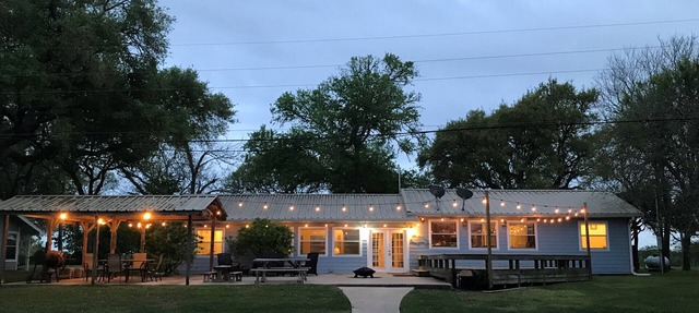 Experience Sargent charm in our spacious 4-bedroom retreat- Big Fish Haus in Bay City