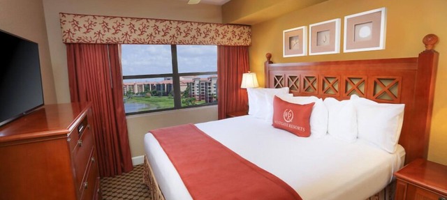 Explore Orlando! Disney Adventure! Free Parking, Pool, BBQ! in Orlando