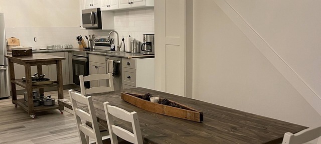 Farmhouse suite 20 min. to Big White Mtn, w/firepit & pet friendly in Kelowna