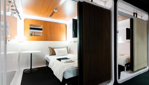 First Cabin International Hawaii in Honolulu
