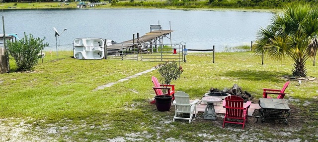 Fish from own dock or in Palatka, Visit Ocala National Forest, FU Gators 30+ min in Hawthorne