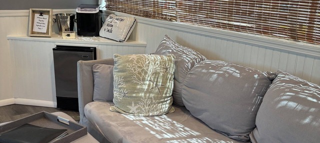 Fla Keys Luxury Houseboat, Prime Location-Steps to Fun, Food & Water Adventures in Tavernier