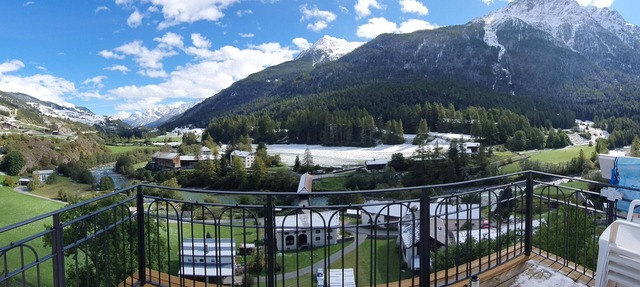 Flat with breathtaking views in Lavin