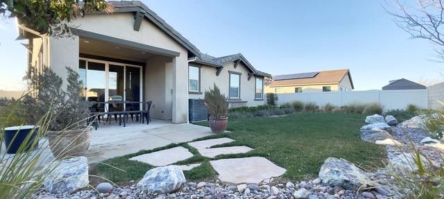 Former Model Home, 3 Car Garage, Gym, Sleep 14 in Lancaster