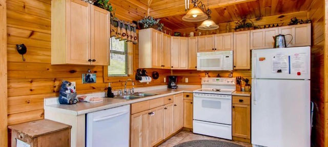 Four Bears Barn Cabin in Hatchertown