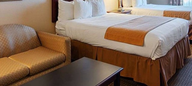 Franklin Inn & Suites in Franklin
