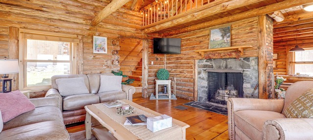 Furnished Deck + Views: Walpole Cabin Retreat in Walpole