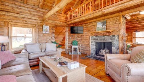 Furnished Deck + Views: Walpole Cabin Retreat in Walpole