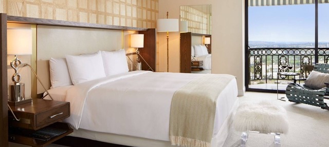 Gate Two Bedroom Suite at The London West Hollywood, Rooftop Pool, Parking in West Hollywood