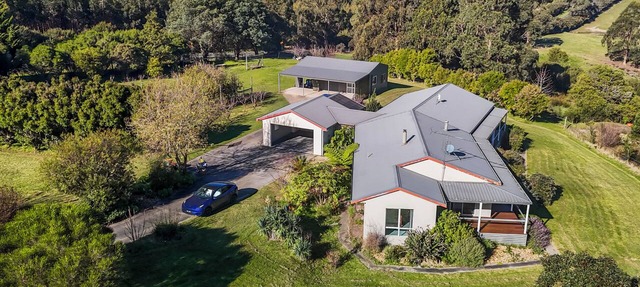Gippsland Gem - 3/4 bedroom Accessible Accommodation in Yallourn North