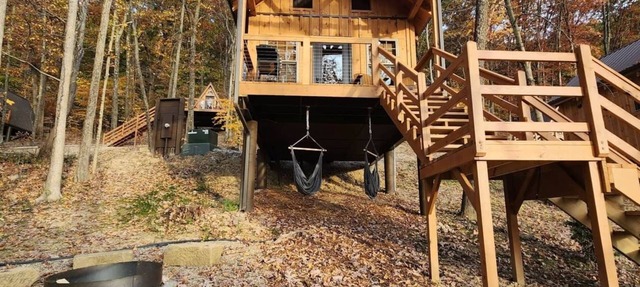 Glacier/Lakeview -Pet Friendly- 4-6 Person Midsize Cabin in Franklin Township