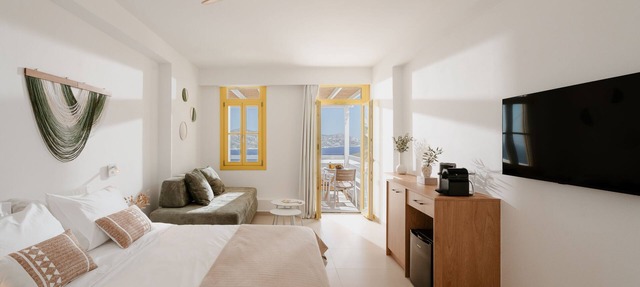 Grand Suite 2 with Private Pool and Seaview in Kimolos