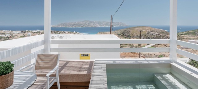 Grand Suite with Private Pool and Seaview in Kimolos
