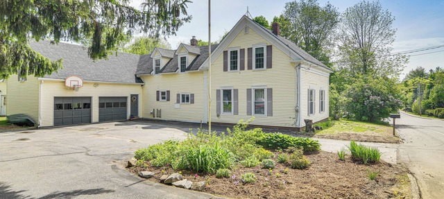 Great for Groups! Spacious Wilton Getaway w/Deck in Wilton