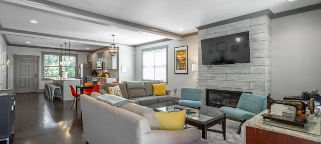 Green NorthShore Home – Walk to Bridge, River & Aquarium in Chattanooga