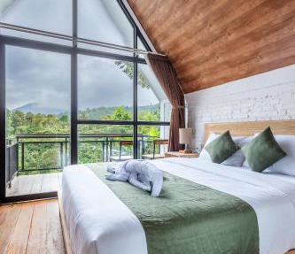 Green Slope Villa Glamping in Gitgit