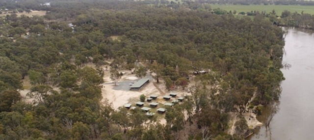 GROUP CAMP ON MURRAY RIVER NEAR ECHUCA/MOAMA in Torrumbarry