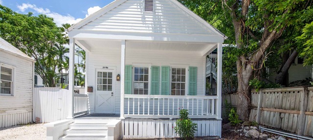 Heart of Downtown Key West Cottage With Off-Street Parking in Key West