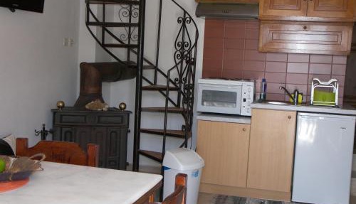 Hiona Cottage in Palekastron