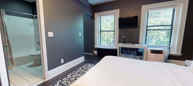 Hip & Chic Studio Awaits Your Stay! in Boston