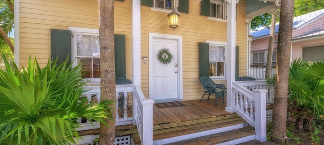 Historic 2BR Old Town Key West w/hot tub & front porch in Key West