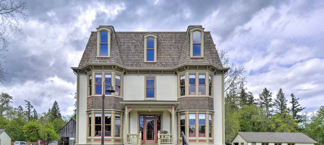 Historic, Victorian Villa w/Park On-Site in Quilcene