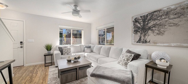 Hummingbird Haven-Prime location in South Longmont-sleeps 8,4beds,blocks to Rec in Longmont