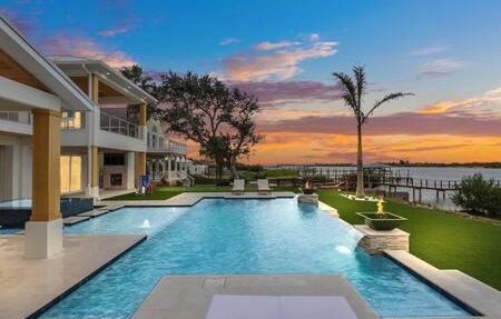Infinity Pool Paradise I Luxe Waterfront Living in Edgewater