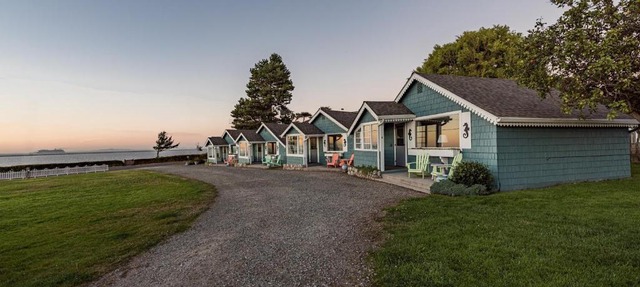 Juan de Fuca Waterfront Hotel & Cottages in Sequim