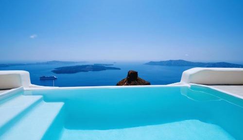 Kapari Natural Resort in Imerovigli