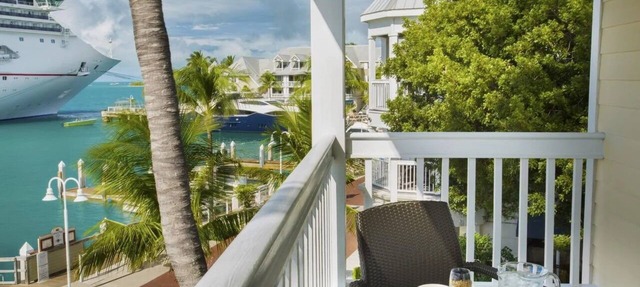Key West Hyatt Charming 2-bedroom resort with WiFi, AC in Key West