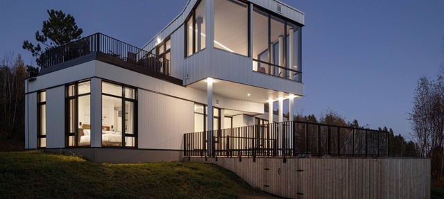 L'Embacle: Luxury Chalet with Pool Spa and Views in La Malbaie