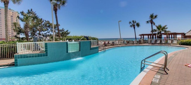 Lake-view 5th-floor resort condo with outdoor pool gym balcony & washer & dryer in Destin