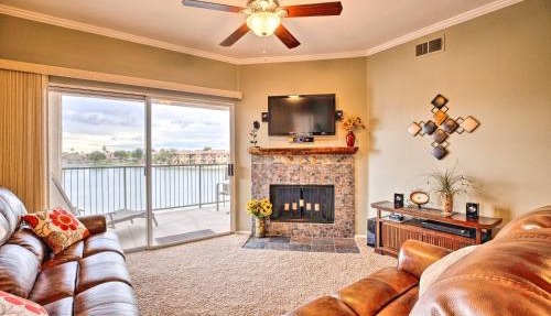 Lake-View Balcony + Resort Perks: Phoenix Retreat! in Phoenix