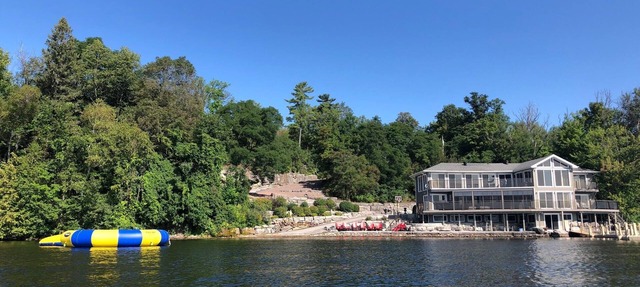 Lakefront Getaway just steps to the water, with games, docks, kayaks, and more! in Trent Lakes