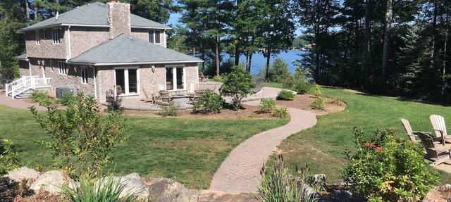 Lakefront Home, Snowmobilers & Cross Country Skiiers Paradise! in Laconia