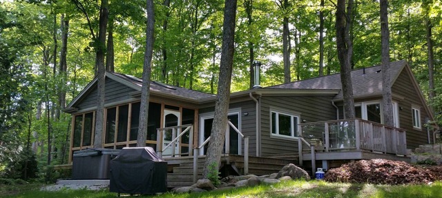 Lakefront Spectacle In Beaver Valley/Lake Eugenia in Flesherton